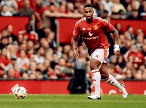 Antonio Valencia se suma al debate y revela su candidato para ganar el Balón de Oro 2026