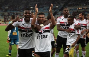 “No es nada fácil estar peleándole el Campeonato a Boca” (VIDEO)