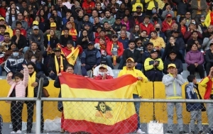 Hinchada Aucas 2