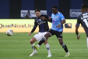 Agónica victoria de IDV frente al Manta FC con un tiro libre de Layan Loor y el blooper de Walter Chávez