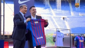 Xavi-Presentacion FC Barcelona-Joan Laporta