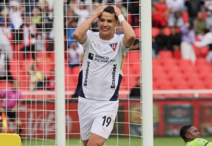 ¡LOCURA TOTAL EN SU EX-NUEVO CLUB! Independiente Rivadavia celebra la llegada de Alex Arce y revive viejas glorias