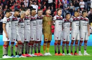 Feísimo sopapo de Colón a Boca Juniors en La Bombonera