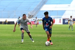 Delfín y Orense firman una paridad de poco consuelo en medio del intenso calor en la cancha del Jocay