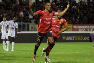 Los cracks se siguen alejando (FOTO)