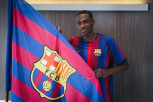 Josué Caicedo selló su vinculación formal con el FC Barcelona en una jornada inolvidable en su carrera