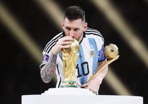Lionel Messi le canta a su país: no llores por mí, Argentina y se une a los entrenamientos