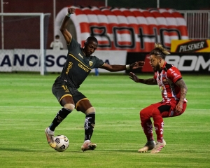 ¡Show de goles en el Bellavista que no ayuda mucho a Técnico Universitario y Cumbayá! (RESUMEN)
