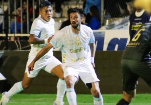 ¡Deportivo Cuenca le arruinó la Noche Celeste a Macará en el estadio Bellavista de Ambato!