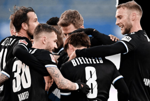 Permitieron que se les acerquen (RESUMEN)