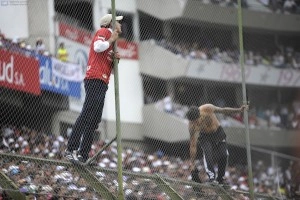 Hinchada LDU 4