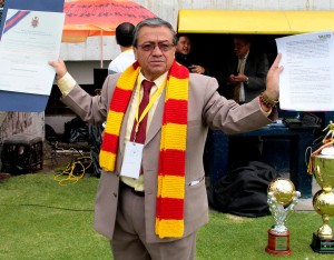 Se enturbian las aguas en Papá (DOCUMENTO)