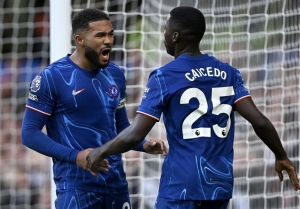 “Moisés Caicedo ME DIJO que le costó, pero MEJORÓ SU INGLÉS y eso le ha ayudado en el Chelsea”