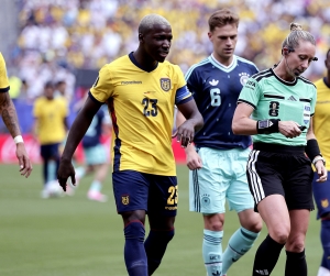 Moisés Caicedo anota golazo en práctica y empieza a impresionar en el Beerschot (VIDEO)