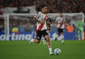 Piden cancha para la Joya: Carrerón maradoniano, figura y asistencia de Kendry Páez para el triunfo de River