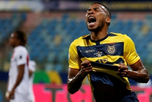 ¡Rondelli le habla claro al hincha de Emelec sobre Ayrton Preciado!