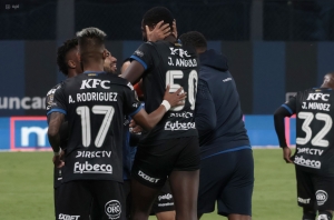 Puntero, invicto y herido: IDV se mantiene con puntaje perfecto en medio del dolor por la fractura de Jean Arroyo