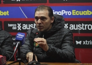Deuda tras deuda: Deportivo Cuenca busca aire por tres demandas que lo tienen inhabilitado en FIFA