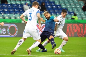 Junto a Zlatan, Cristiano y Falcao como buenos vinos (FOTO)