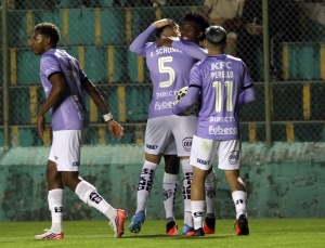 ¡ESCÁNDALO EN EL BOMBILLO! Emelec podría pagar caro las consecuencias del ataque a Junior Sornoza en el Clásico