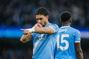 Asedio Citizen: El Manchester City golea, acecha el liderato y promete un final de temporada de infarto