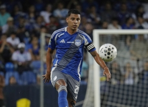 “Nosotros tenemos las ganas”: Luis Fernando León lanza su grito de guerra como líder de Emelec previo al clásico