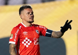 Carlos Garcés y Cristian Penilla brillaron con goles decisivos en la jornada de la Copa de la Liga en Perú