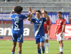 Emelec remonta de visitante a Leones y recobra algo de espacio en la lucha por ser segundo