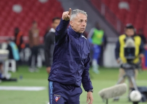 “Tenemos que encontrar la regularidad advirtió Gustavo Álvarez luego de meter a Liga en las semis de Copa Ecuador