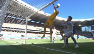 Qué bloopers… ¡La Roja goleó con “ayuditas” de su rival! (VIDEO)