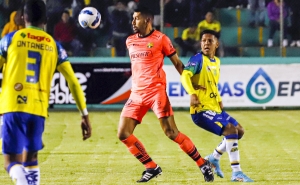 Mushuc Runa evitó que Barcelona continúe con puntaje perfecto (RESUMEN)