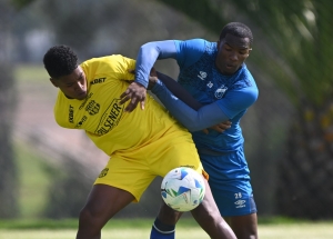 Reparto de honores en un duelo de alto voltaje: Barcelona y Universidad Católica disputaron juego amistoso