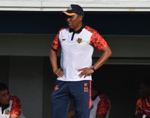 SIN PELOS EN LA LENGUA: Juan Carlos León insiste en su denuncia contra el arbitraje: “Barcelona no necesita que lo ayuden”