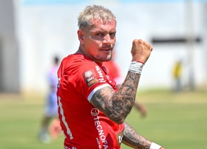 TERCER TRIUNFO DEL SEMESTRE: Cienciano no se detiene y Carlos Garcés vuelve a ser protagonista