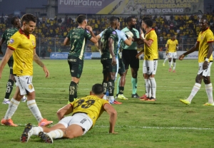 ¡La REACCIÓN del “JEFE” de Orense luego de que el Árbitro y el VAR le dieran 3 Penales a Barcelona!