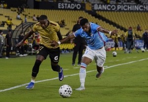 Pecado capital en el Monumental: Barcelona perdonó con uno más y un error infantil les costó el empate