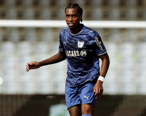 Leonardo Realpe NO AFLOJA: El ecuatoriano suma minutos, pero su equipo se hunde en un partido que dejó TENSIÓN y frustración