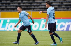 Universidad Católica tuvo más precisión y le amargó la noche a Deportivo Cuenca (RESUMEN)