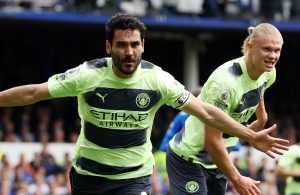 Manchester City puso su mejor artillería para afinar puntería