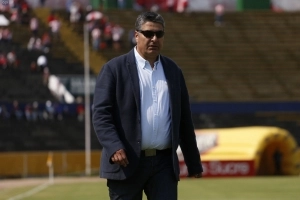 Santiago Escobar 10