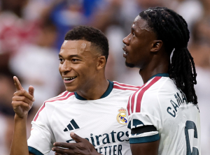 Silbidos, protestas y finalmente la calma: Real Madrid se reivindica ante sus aficionados con una victoria