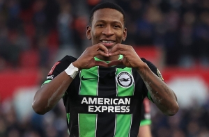 Pervis Estupiñán acumula elogios para deleite del Brighton