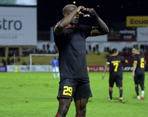 Luis Arroyo juega a cuenta gotas en un Vysocina que le empieza a decir adiós al Ascenso (RESUMEN)