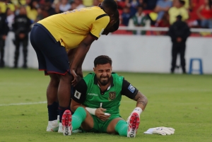 ¡Galíndez ROMPIÓ EL SILENCIO sobre por qué Ecuador jugó tan mal con uno más los 90’ contra Canadá!