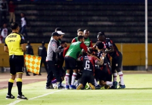 ¡Golpe sobre el tablero del Rodillo Rojo! (RESUMEN)