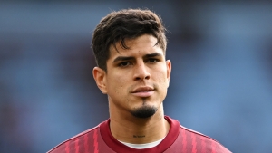 Día difícil para Piero Hincapié: Arsenal tropieza en el último minuto y ve cómo se reduce su ventaja en la cima