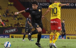 Mario Pineida estelar para vencer a Jhon Sánchez en duelo de tricolores (RESUMEN)