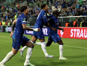 ¡¡¡Moisés Caicedo SE CONVIERTE EN LEYENDA con Mega Golazo para coronarse Campeón de Europa!!!