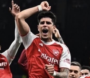 “¡Mi Familia me llama por teléfono y se ponen a cantar la canción que me hicieron los hinchas del Arsenal!”