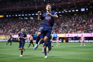 Joao Neves celebra su brillante hat-trick con el PSG